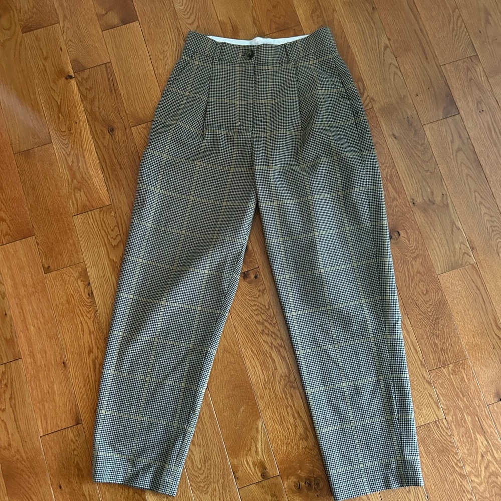 Aritzia Cropped Trousers